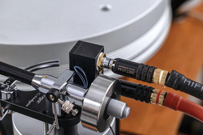 入門(mén)級(jí)罕見(jiàn)的高性能產(chǎn)品 菲凡FF.A182唱臂錄音制作體驗(yàn)